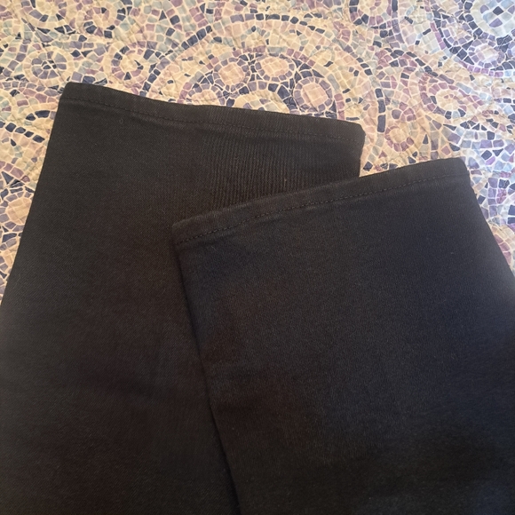 Good American Pull-on Straight Jeans - Picture 4 of 8